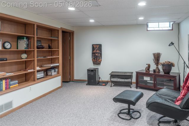 29498 Sylvan Lane, Farmington Hills, MI 48334
