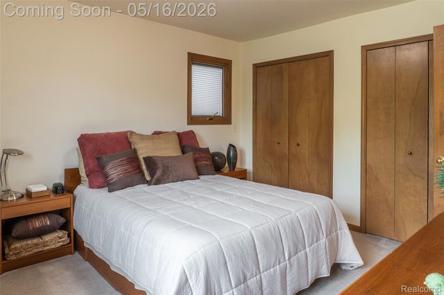 29498 Sylvan Lane, Farmington Hills, MI 48334