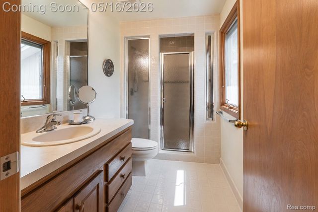 29498 Sylvan Lane, Farmington Hills, MI 48334