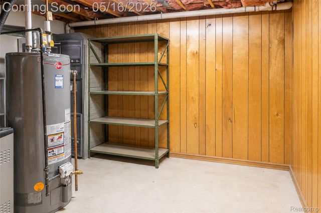 29498 Sylvan Lane, Farmington Hills, MI 48334