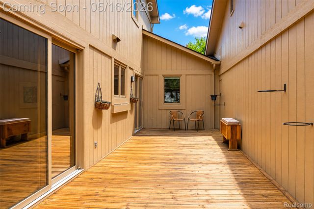 29498 Sylvan Lane, Farmington Hills, MI 48334