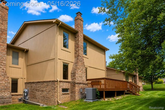 29498 Sylvan Lane, Farmington Hills, MI 48334