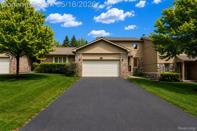 29498 Sylvan Lane, Farmington Hills, MI 48334