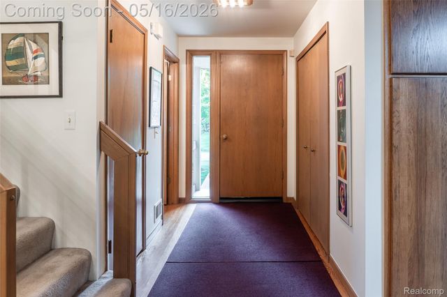 29498 Sylvan Lane, Farmington Hills, MI 48334