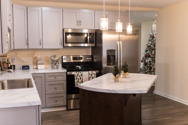 658 Springwater Dr, Summertown, TN 38483