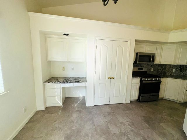 62 N Helm Avenue, Clovis, CA 93612