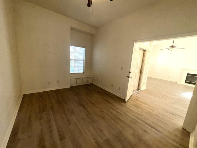 62 N Helm Avenue, Clovis, CA 93612