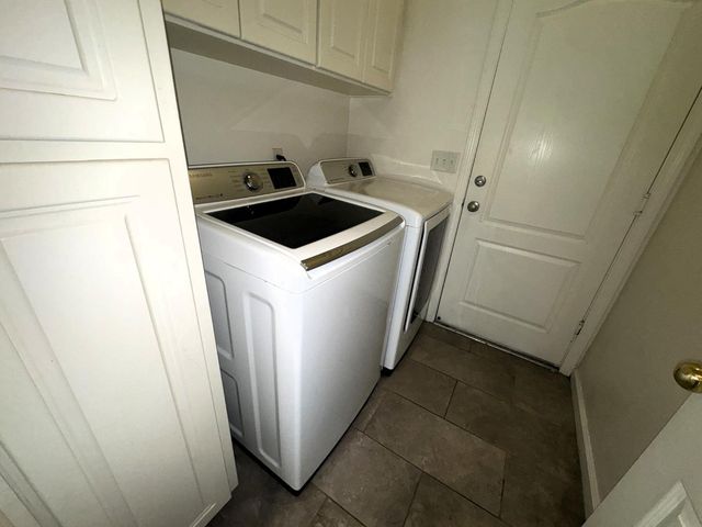 62 N Helm Avenue, Clovis, CA 93612