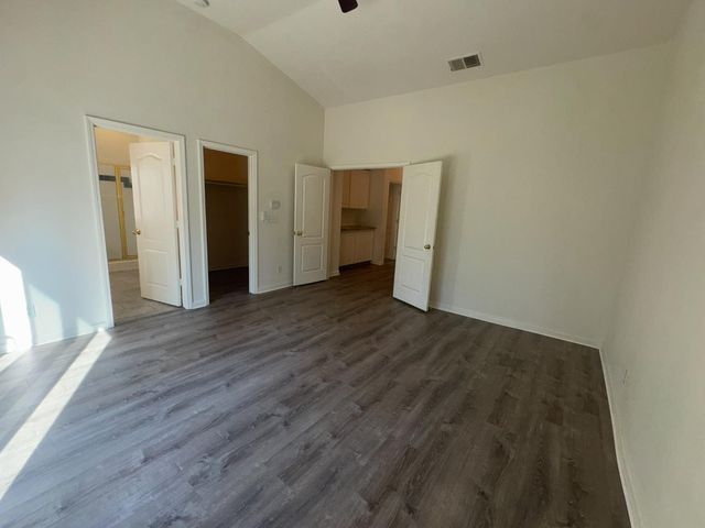 62 N Helm Avenue, Clovis, CA 93612