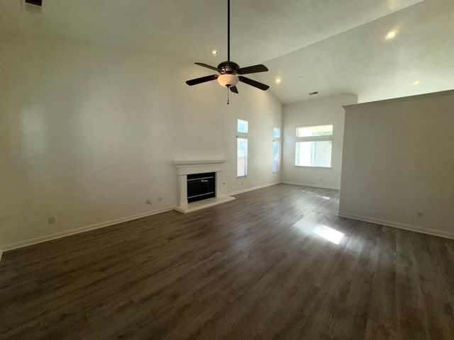 62 N Helm Avenue, Clovis, CA 93612