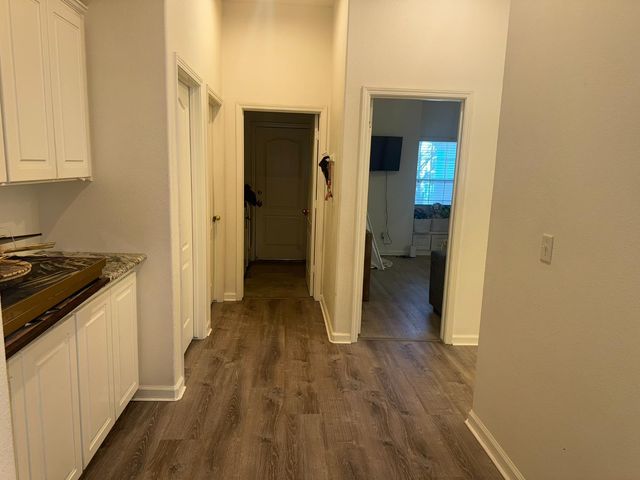 62 N Helm Avenue, Clovis, CA 93612