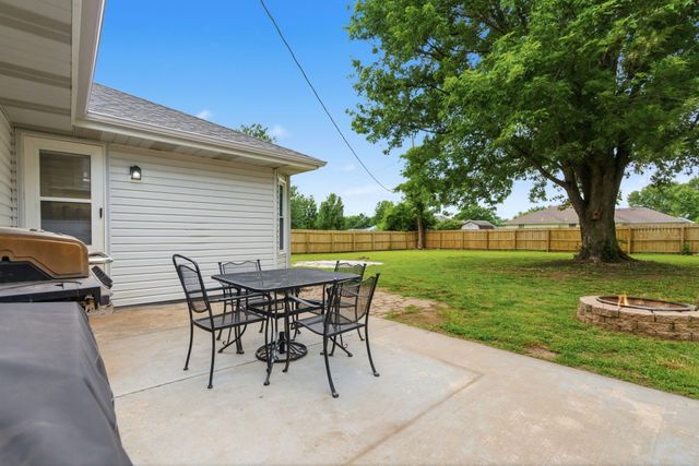 249 S Lulwood Avenue, Springfield, MO 65802