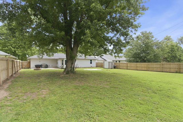 249 S Lulwood Avenue, Springfield, MO 65802