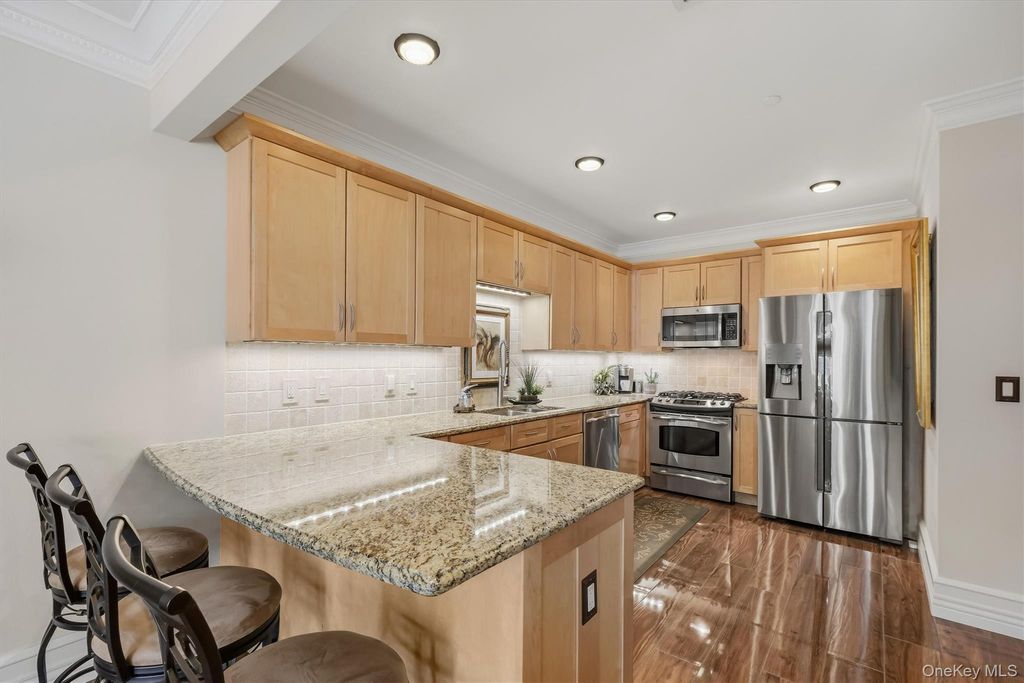 323 Trump Park, Shrub Oak, NY 10588 — photo 3