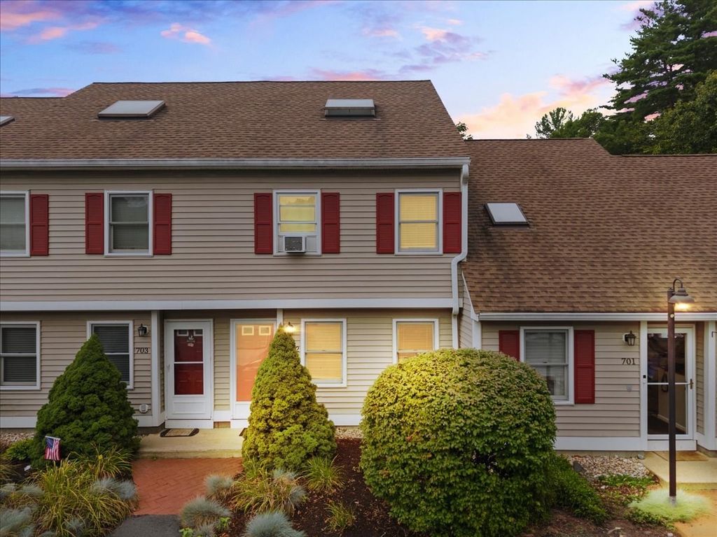 702 Brookline Way 702, Rockland, MA 02370