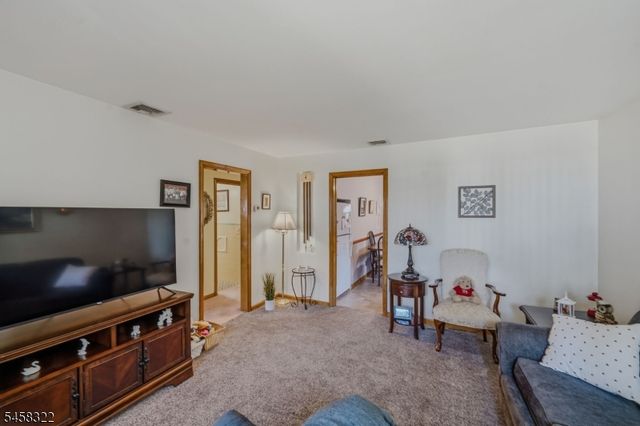 59 Huron Ave, Clifton City, NJ 07013