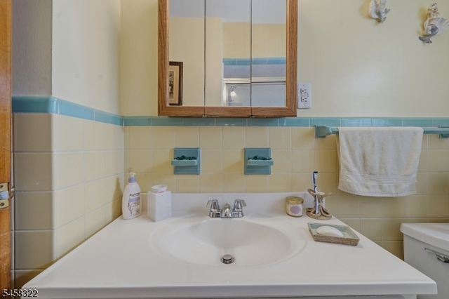 59 Huron Ave, Clifton City, NJ 07013