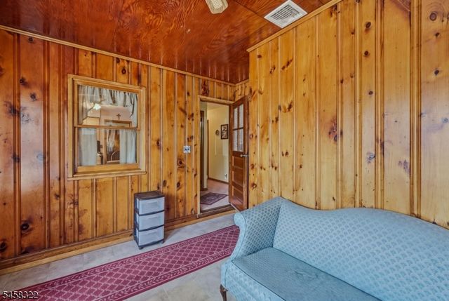 59 Huron Ave, Clifton City, NJ 07013