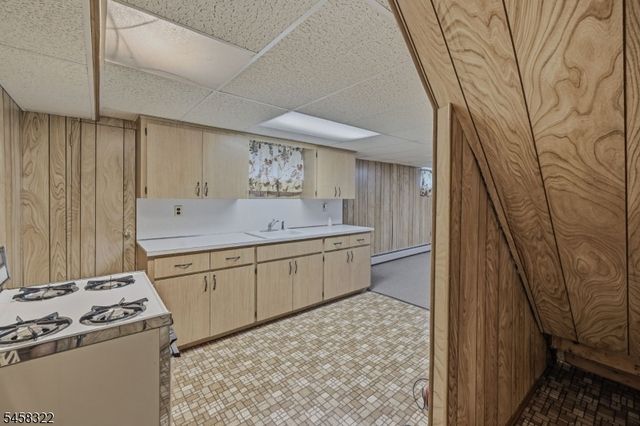 59 Huron Ave, Clifton City, NJ 07013