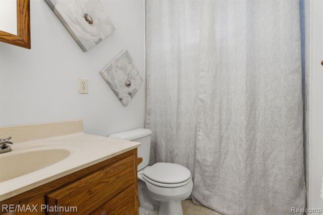 3340 Pineridge Lane, Brighton, MI 48116