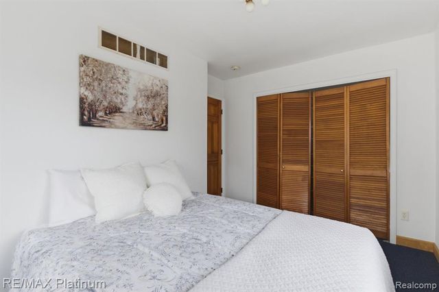 3340 Pineridge Lane, Brighton, MI 48116