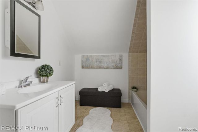 3340 Pineridge Lane, Brighton, MI 48116