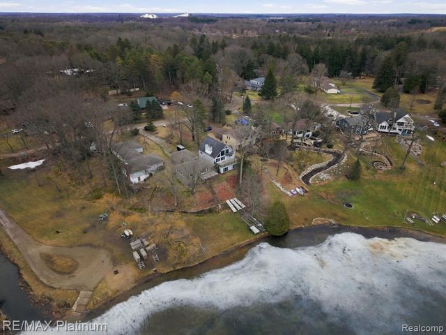 3340 Pineridge Lane, Brighton, MI 48116