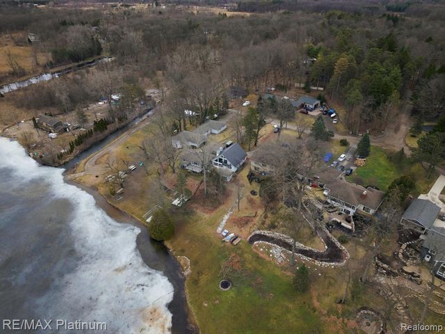 3340 Pineridge Lane, Brighton, MI 48116