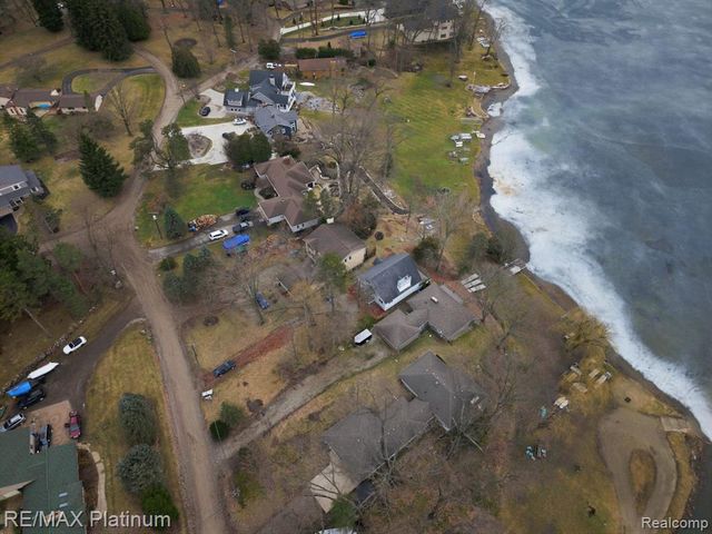 3340 Pineridge Lane, Brighton, MI 48116