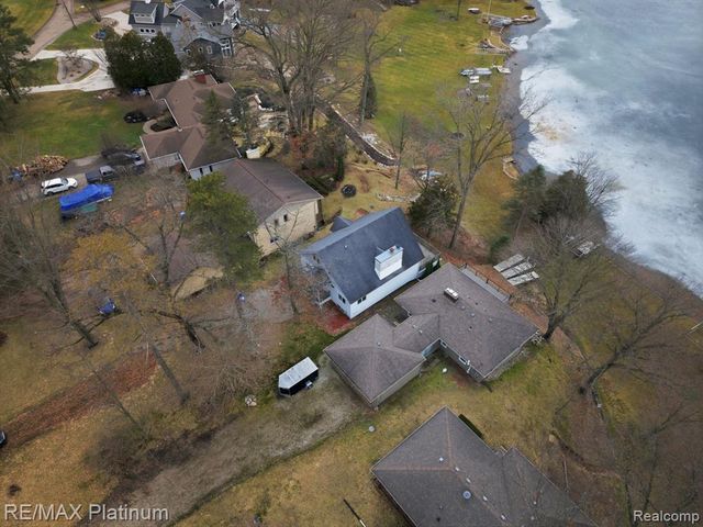 3340 Pineridge Lane, Brighton, MI 48116