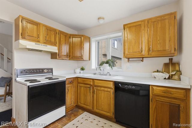 3340 Pineridge Lane, Brighton, MI 48116