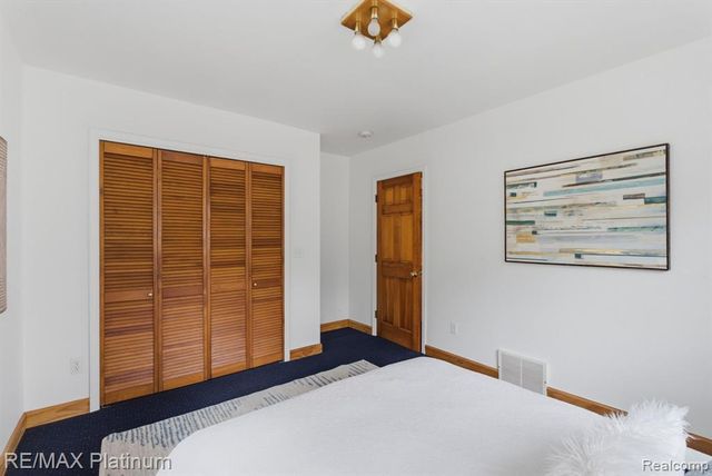 3340 Pineridge Lane, Brighton, MI 48116