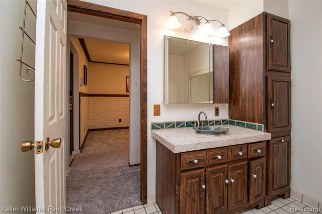 6903 Dandison Boulevard, West Bloomfield, MI 48324