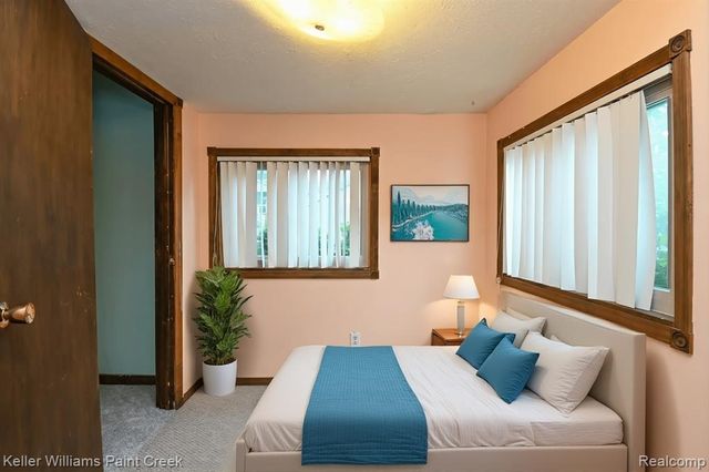 6903 Dandison Boulevard, West Bloomfield, MI 48324