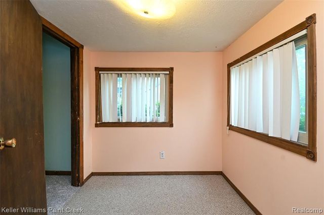 6903 Dandison Boulevard, West Bloomfield, MI 48324