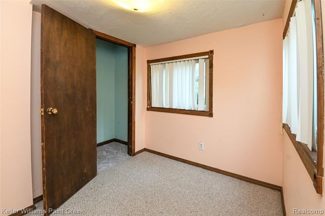 6903 Dandison Boulevard, West Bloomfield, MI 48324