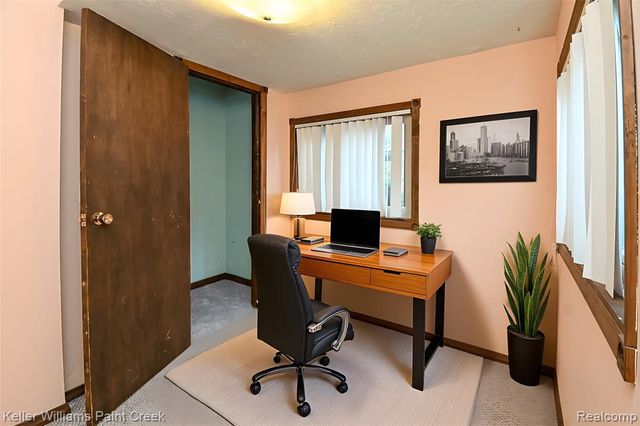 6903 Dandison Boulevard, West Bloomfield, MI 48324