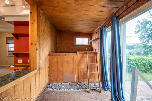 6903 Dandison Boulevard, West Bloomfield, MI 48324