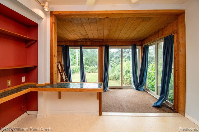 6903 Dandison Boulevard, West Bloomfield, MI 48324