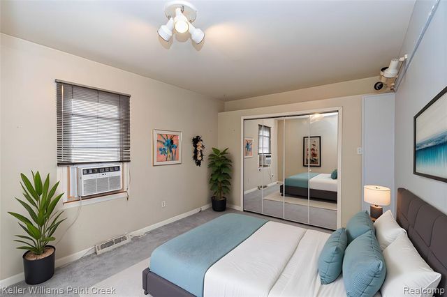 6903 Dandison Boulevard, West Bloomfield, MI 48324