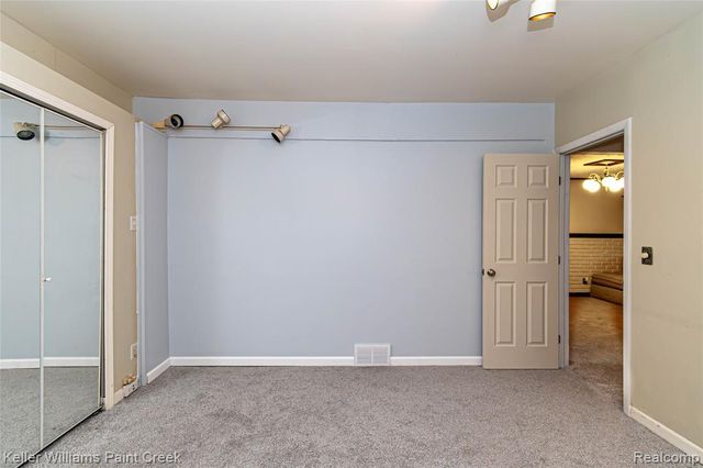 6903 Dandison Boulevard, West Bloomfield, MI 48324