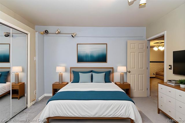 6903 Dandison Boulevard, West Bloomfield, MI 48324