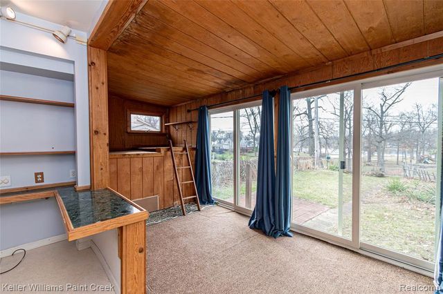 6903 Dandison Boulevard, West Bloomfield, MI 48324