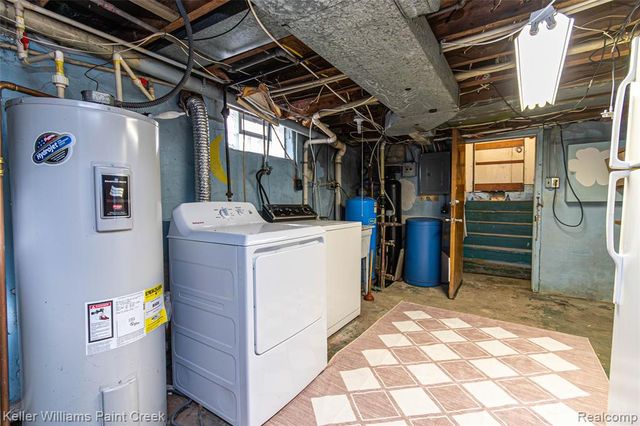 6903 Dandison Boulevard, West Bloomfield, MI 48324