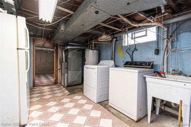 6903 Dandison Boulevard, West Bloomfield, MI 48324