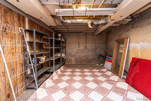 6903 Dandison Boulevard, West Bloomfield, MI 48324