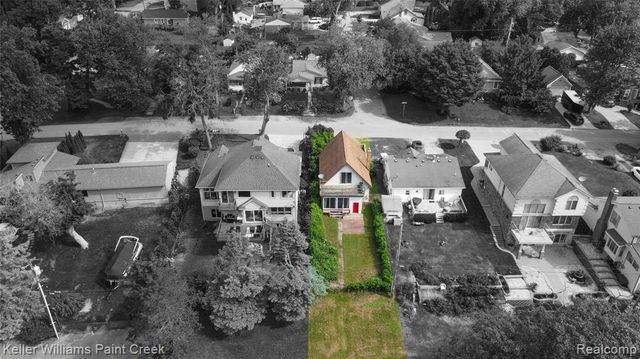 6903 Dandison Boulevard, West Bloomfield, MI 48324