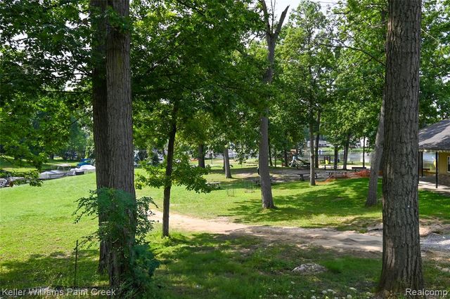 6903 Dandison Boulevard, West Bloomfield, MI 48324