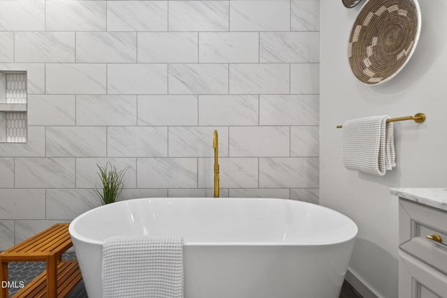 371 Bridgegate Drive, Cary, NC 27519