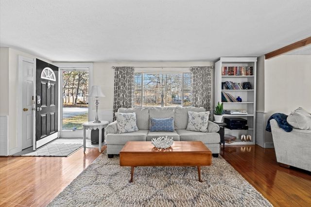 47 Nobby Ln, Yarmouth, MA 02673